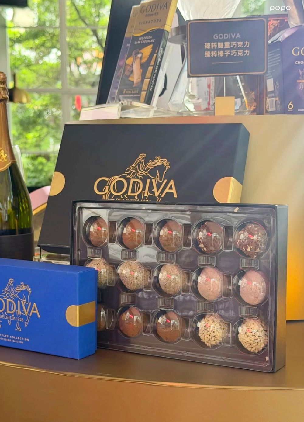 GODIVA推100週年限定「松露巧克力禮盒」！榛果慕斯口味太欠吃、再送超可愛Jellycat風玩偶吊飾！-2