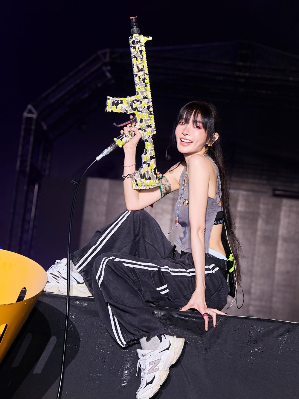 2026高雄WATERBOMB男神女神回顧！TWICE志效串燒全餐嗨翻，SVT DINO半透白襯衫「扯領帶」現場暈一片！-12