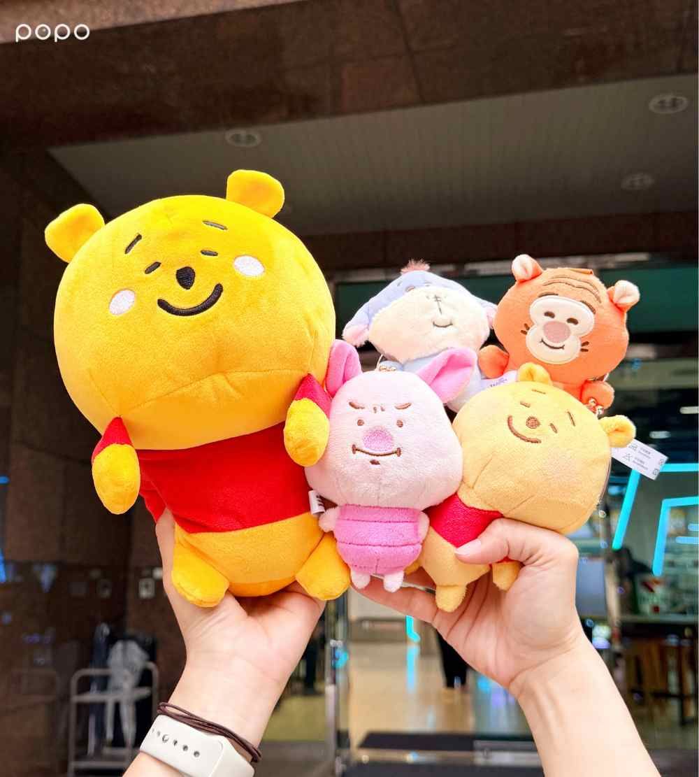 小熊維尼在7-11！日本插畫家nagano聯名「維尼坐姿矯正玩偶、磁吸跳跳虎吊飾」全都太想買！-2