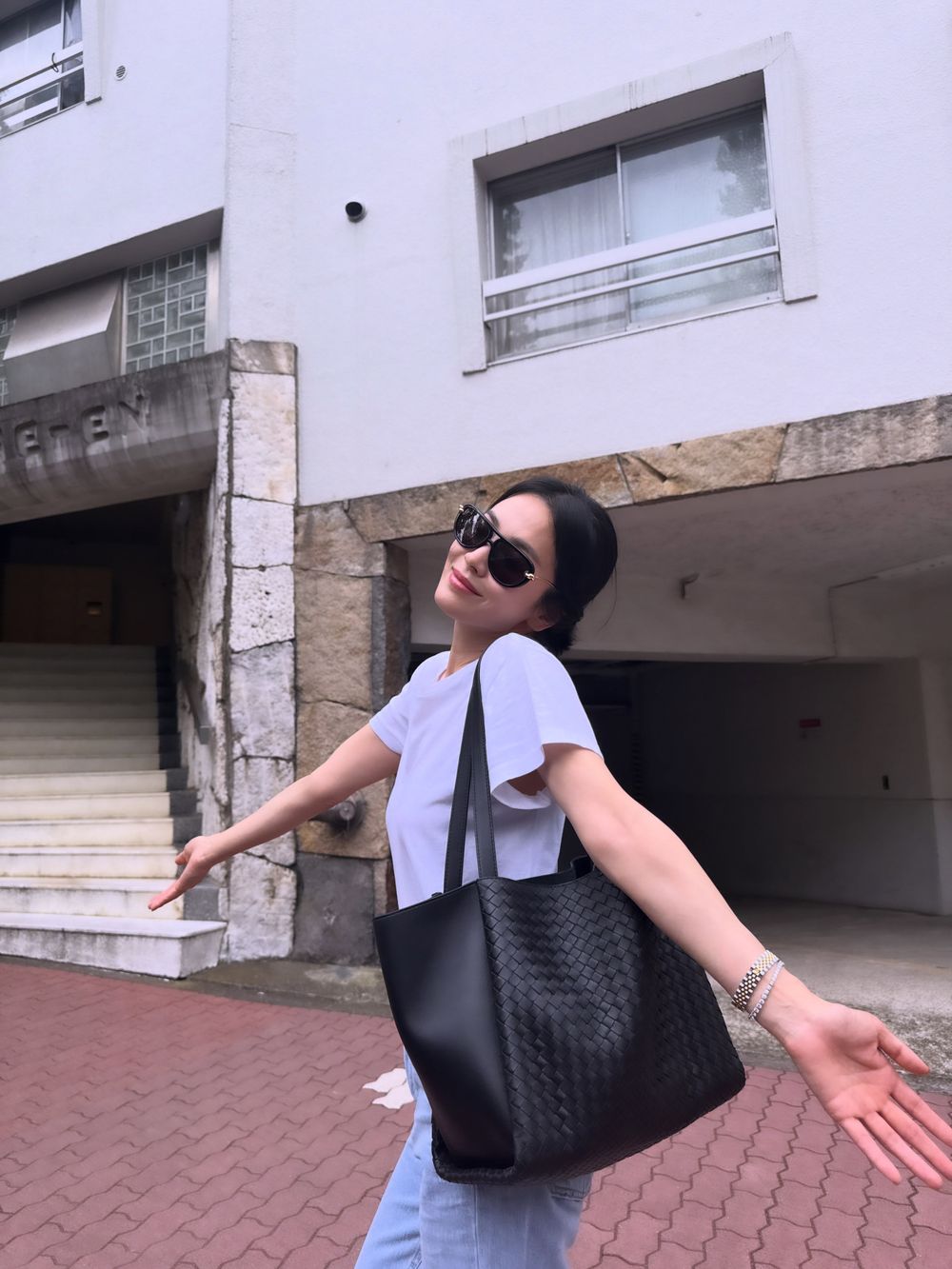 宋慧喬解鎖新代言！成為Bottega Veneta新任品牌大使！同款包包找到了、原來私下早就在背！-9
