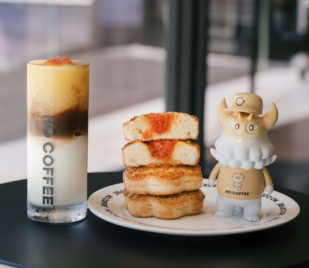 NO COFFEE推「楊枝甘露司康&拿鐵」！酸甜濃郁風味太欠吃、日本藝術家T9G聯名公仔同步開賣！-10