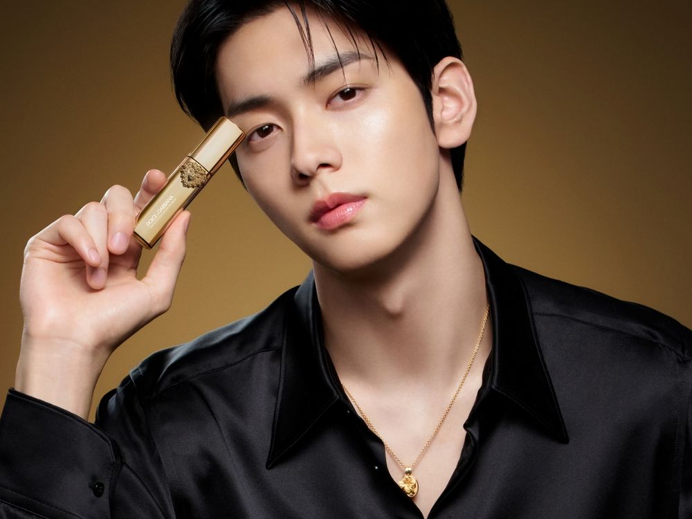 TXT秀彬首度代言DOLCE&GABBANA保養！「黃金胜肽」抗老系列登場，愛心冰感眼部精華、敷上會變金的面膜太燒！-5