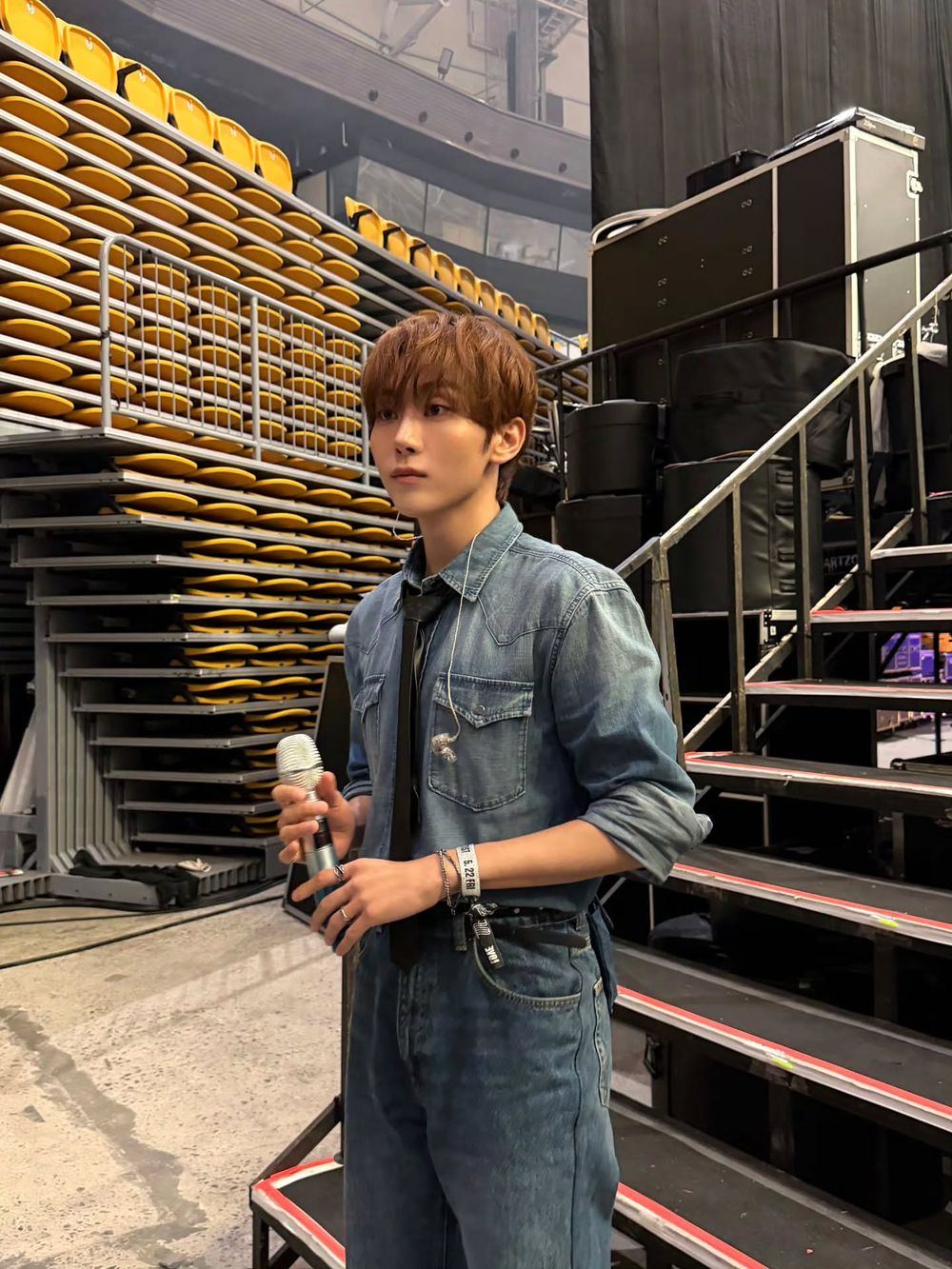 手控快看！盤點6位「手超美」韓團男愛豆，BTS泰亨骨節分明、Stray Kids I.N清秀手型看了超想牽！-4