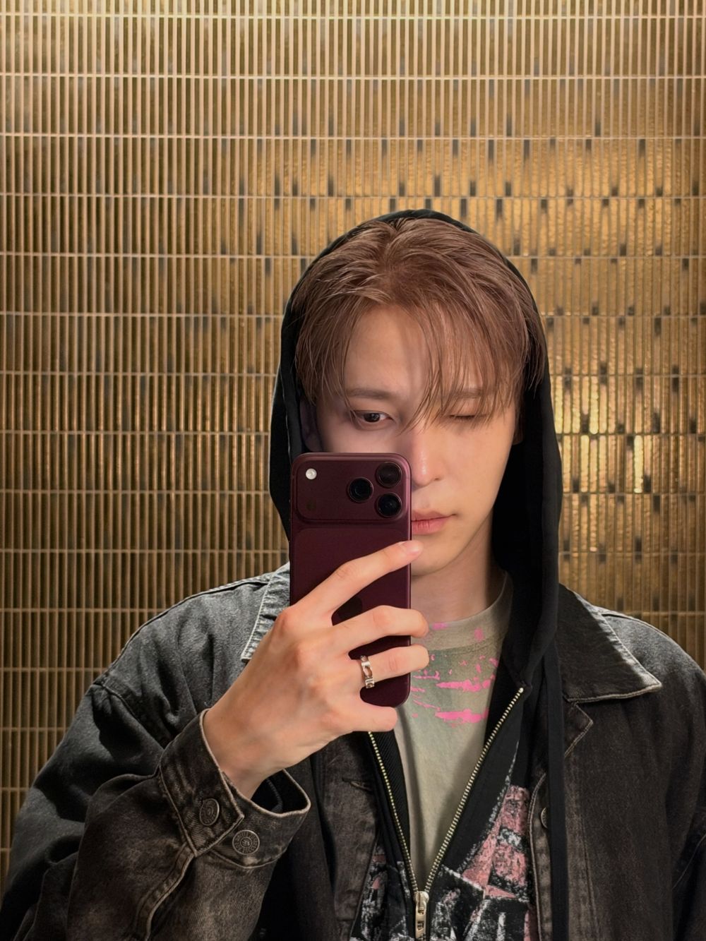 老公們出差去！ATEEZ崔傘、潤浩「傘貓、丁狗狗」出發Dolce&Gabbana、DIESEL米蘭時裝週！-4