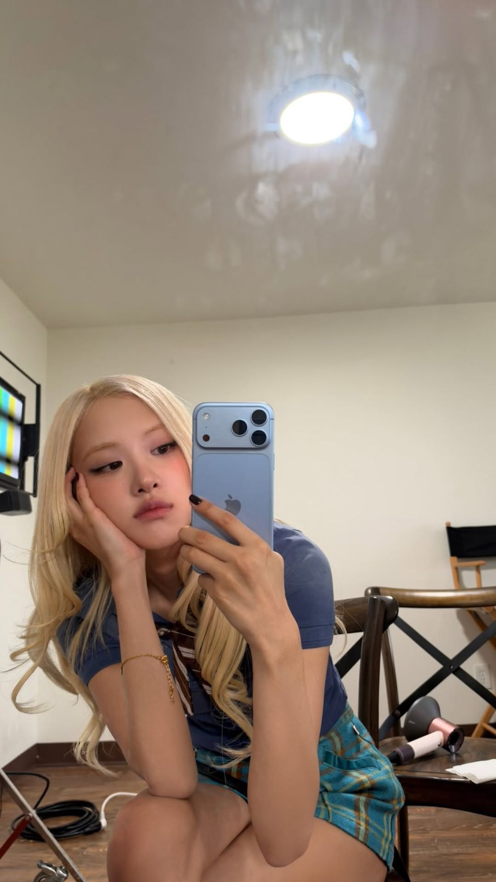 韓星都換了！iPhone 18 Pro冰川藍、勃根地紅手機殼怎麼挑？ CASETiFY波紋手機殼直接搭一套！-9