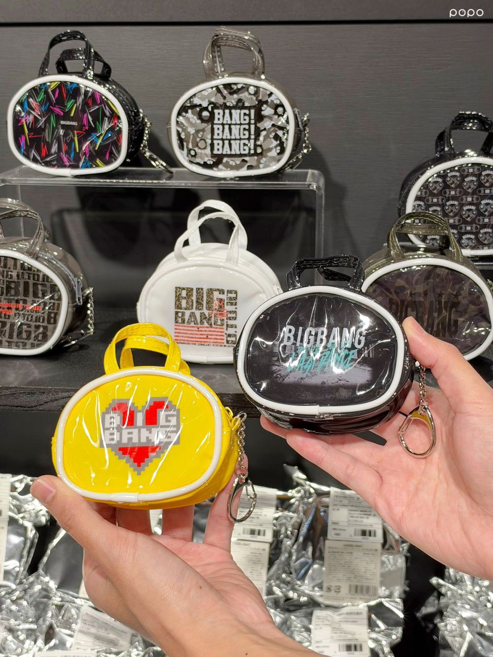BIGBANG快閃店來台灣了！「迷你燈箱、限定T恤」必買一次看，滿額還送限定小卡！-12