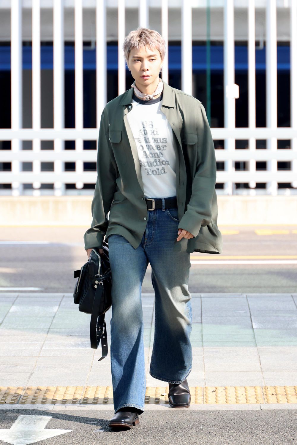 Acne Studios 2027春夏大秀登場！NCT JOHNNY、李慧英出發巴黎光機場路就話題滿滿！-5