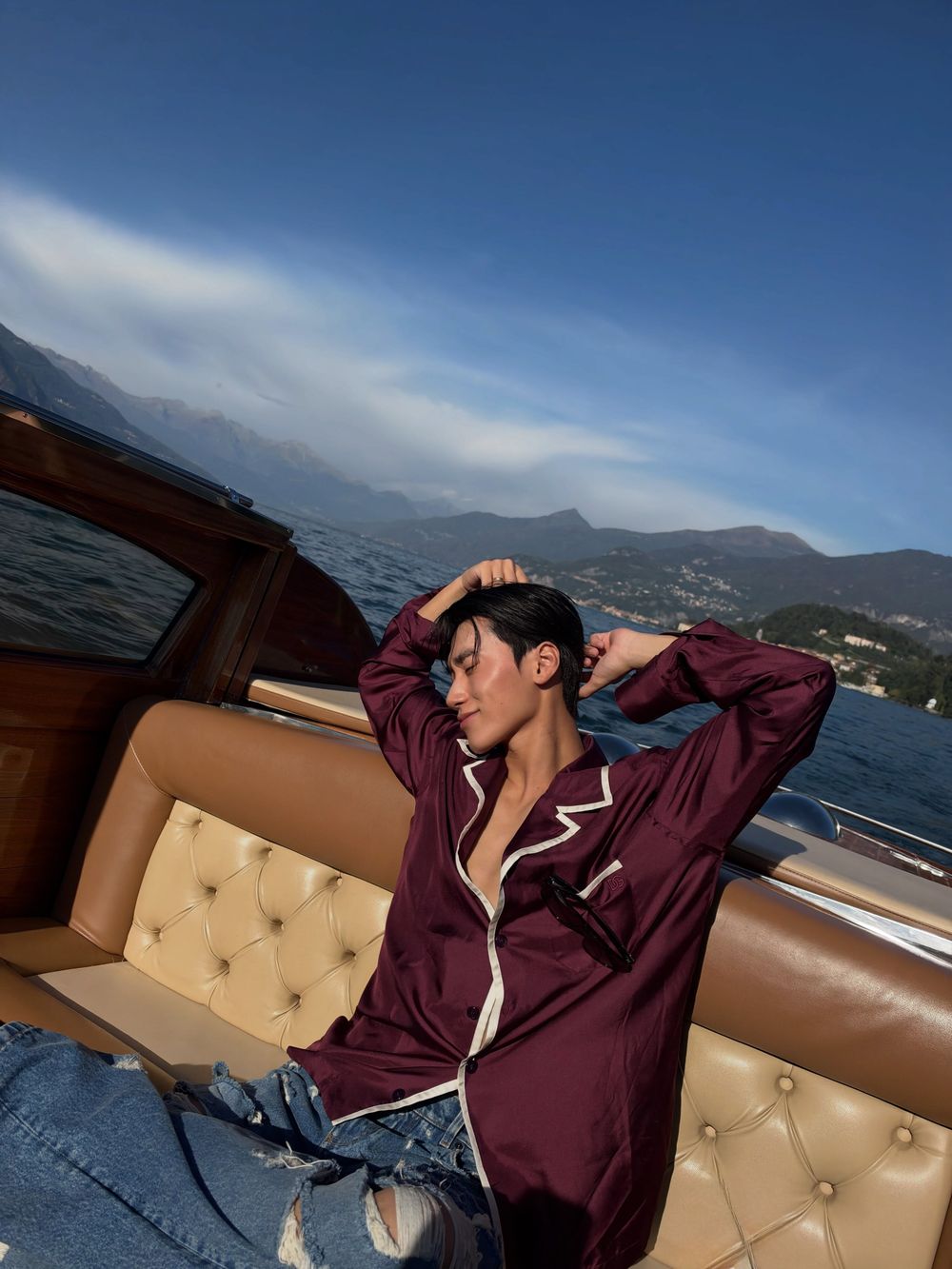 崔傘這趟Dolce&Gabbana出差到底有多帥？6套「米蘭神造型」回顧！帥到選不出最愛、最後更寬肩美背大放送！-13