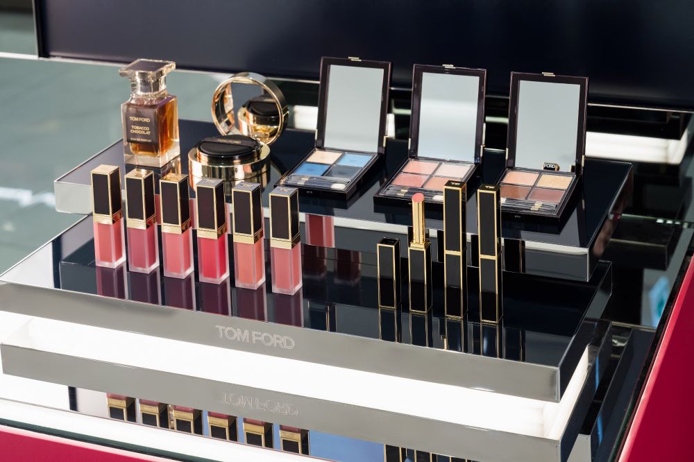 TOM FORD全台首家美妝×眼鏡概念店開進大巨蛋！池昌旭唇釉色號、薇娟同款香水、秋冬彩妝新品、限量墨鏡一次逛！-15