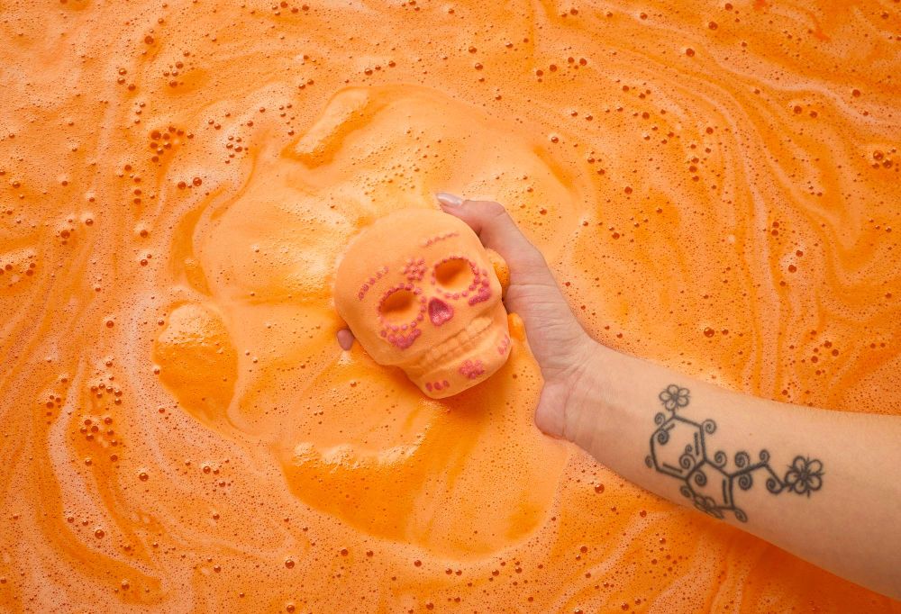 墨西哥、印度傳統文化變香氛！LUSH 2026亡靈節＆排燈節限定系列登場，馬賽克果凍香氛皂太可愛、芒果椰奶沐浴露好香甜！-3