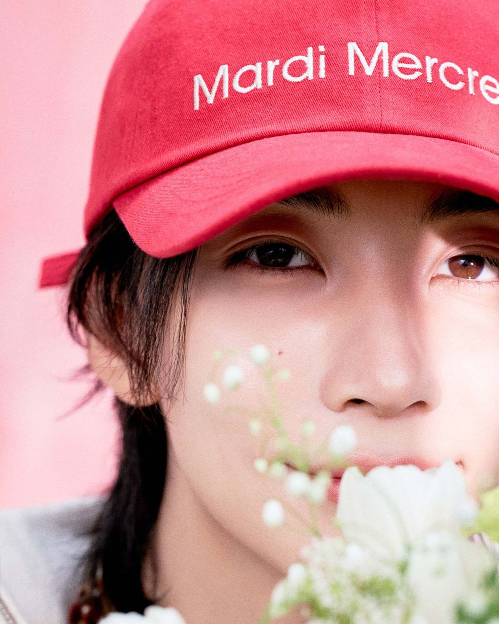 克拉們狂喜！SVT淨漢驚喜拿下Mardi Mercredi代言！準備衝買同款小雛菊上衣、老帽了！-4