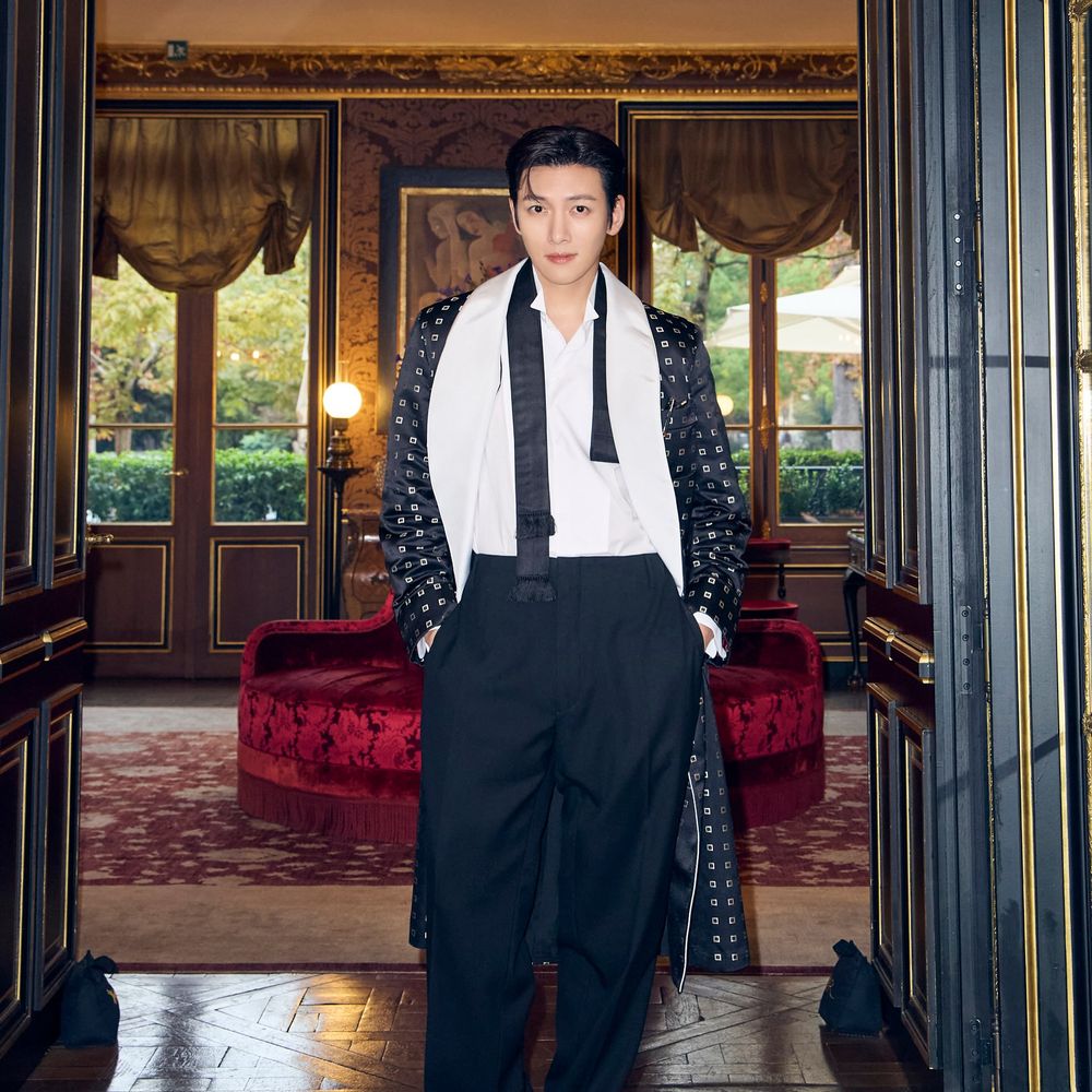 《挑情醜聞》池昌旭39歲還能這麼帥！驚喜降臨Tom Ford時裝週、「熟男性感」果然更致命！-5