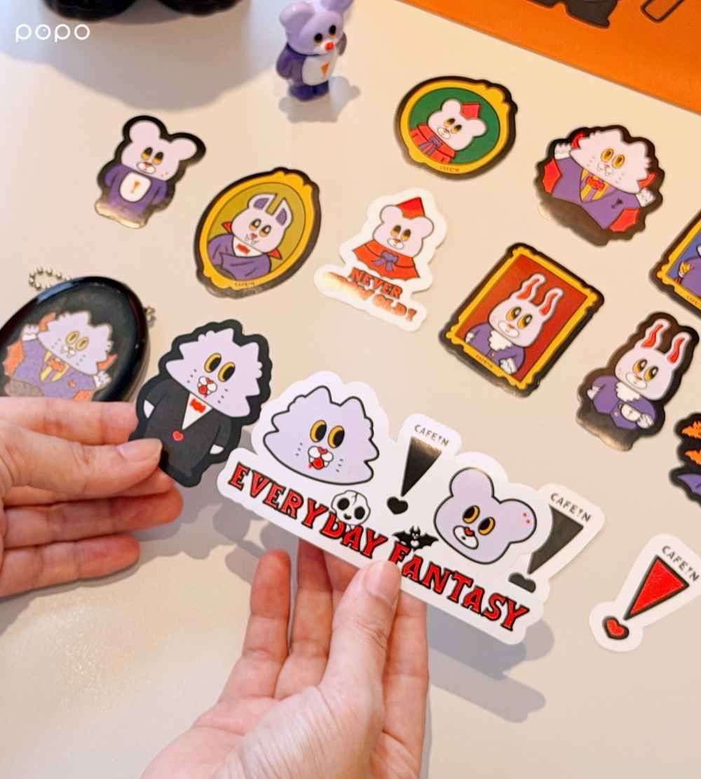CAFE!N跟香港潮玩「CLUBBABO」聯名啦！超可愛「吸血鬼貓貓水杯、小小鼠零錢包」全都要買！-4