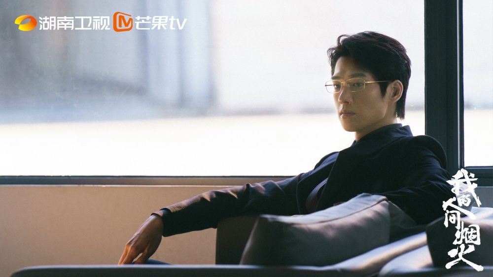 37歲魏大勛《無可替代》西裝眼鏡殺太犯規！5個入坑故事＋香水、美妝同款，從膚況到髮絲都讓人秒暈船！-21