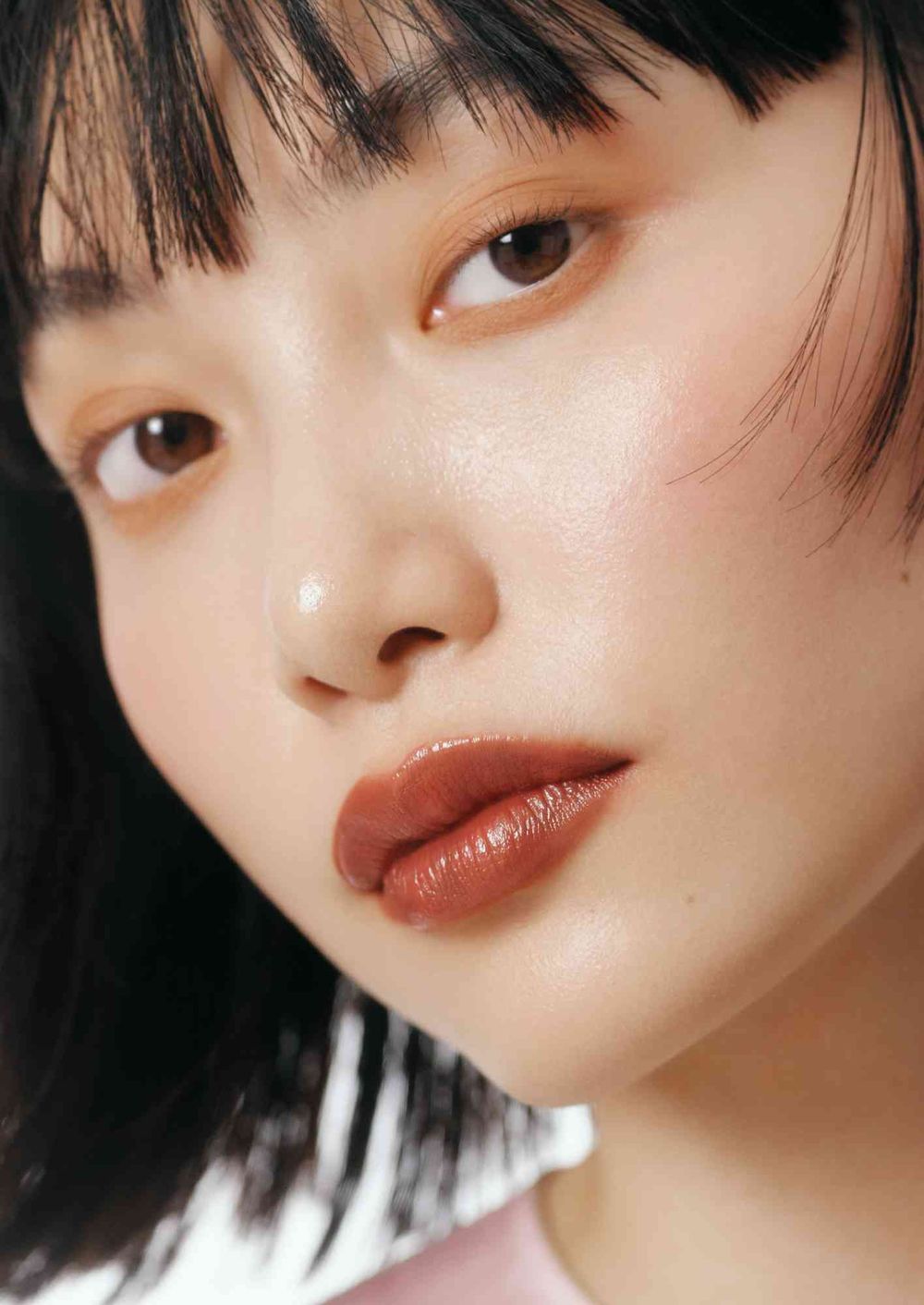 RMK「2026梅田阪急限定彩妝」來了！琥珀眼影盤、玫瑰金腮紅打造秋日內斂高奢妝容，信義A8獨家登場、這波絕對手刀搶！-7
