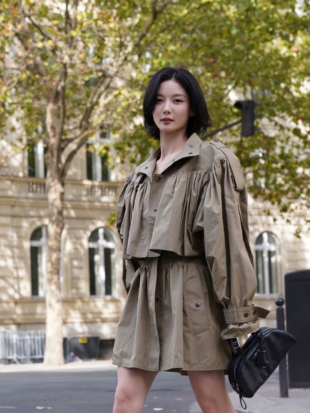 金裕貞巴黎出差美照曝光！「同款美靴」大家都在問、機場戰包居然不用三千！秋冬穿搭靈感就從她身上挑！-4