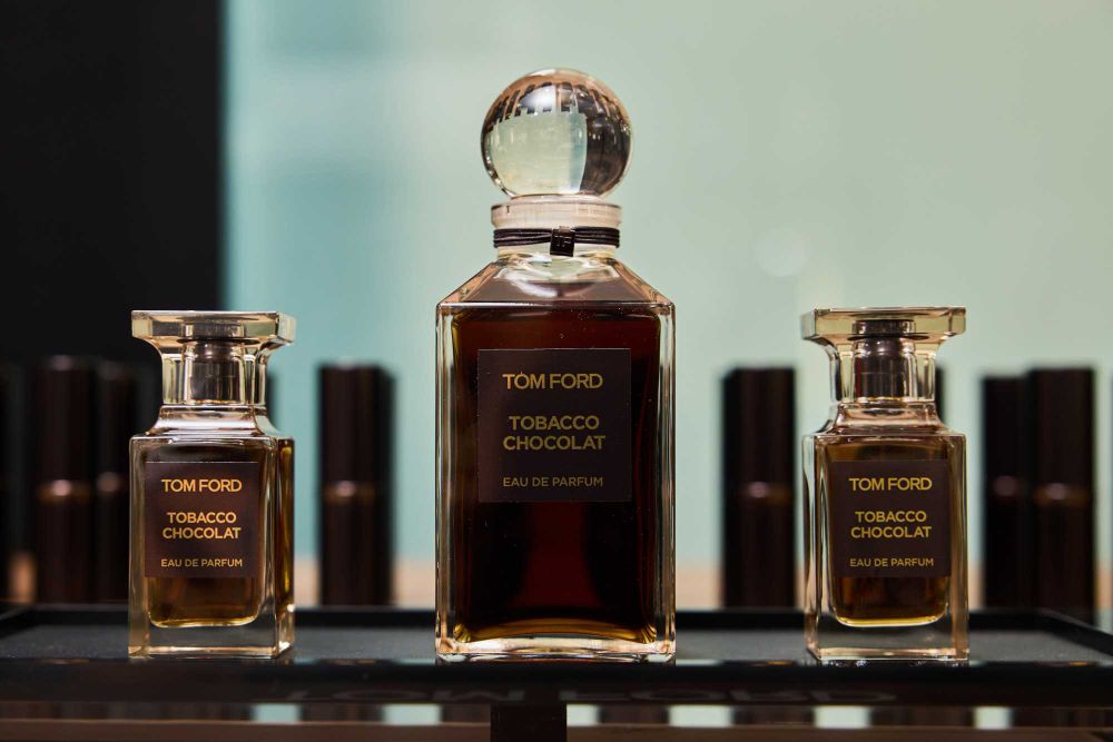TOM FORD 2027秋冬伸展台妝容解析！全新「鑽光眼影筆」寶石璀璨光澤太高級，眼影暈染、俐落眼線一筆搞定！-8