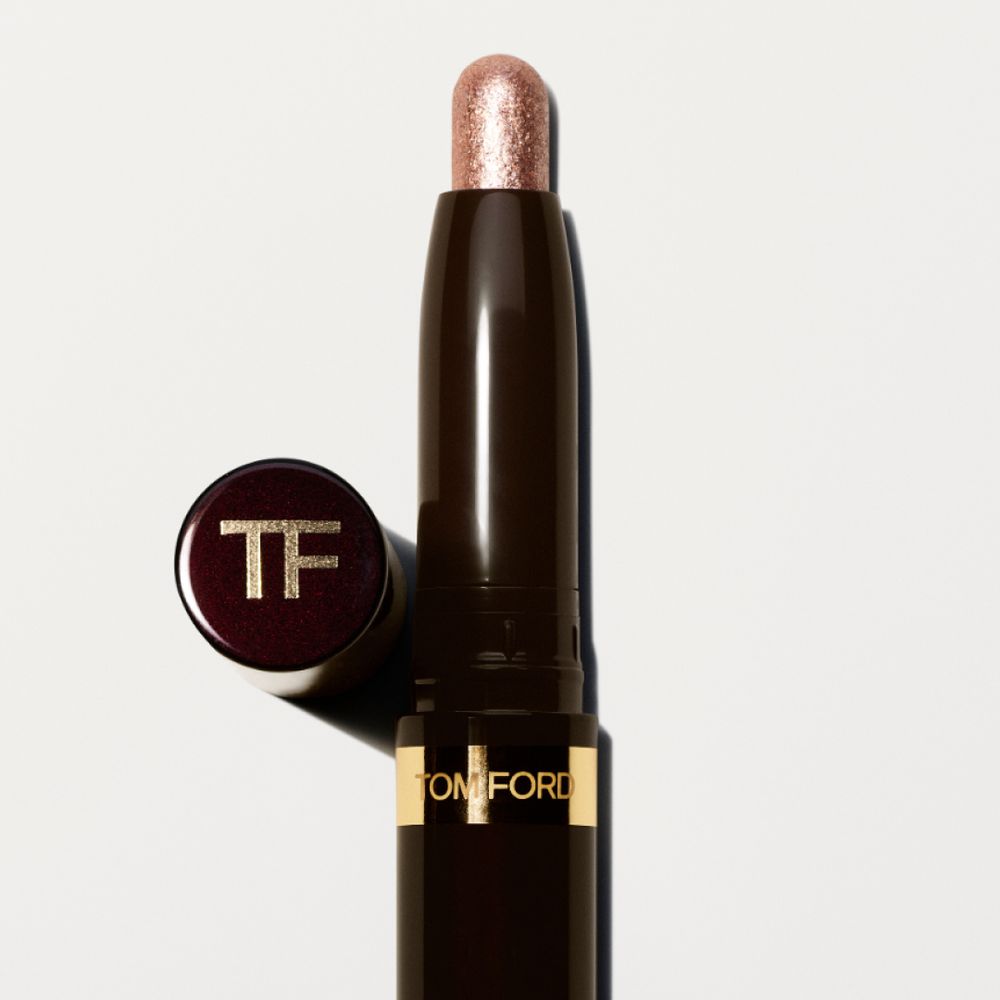TOM FORD 2027秋冬伸展台妝容解析！全新「鑽光眼影筆」寶石璀璨光澤太高級，眼影暈染、俐落眼線一筆搞定！-10