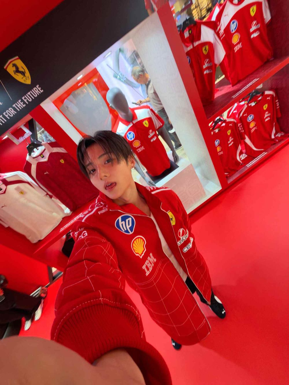 F1新加坡大獎賽場邊也精彩！TAG Heuer把「泰星Becky、ALD1李相沅」都帶來了！這個人氣陣容太吸睛！-5