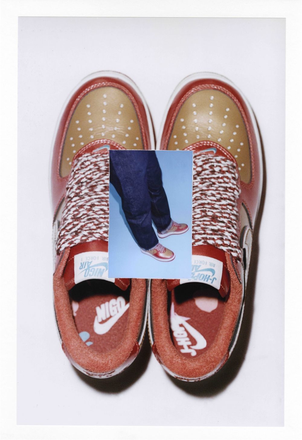 Nike、Nigo、j-hope三方超強聯名真的來了！松鼠刺繡Air Force 1阿米們看了都會心一笑！-9