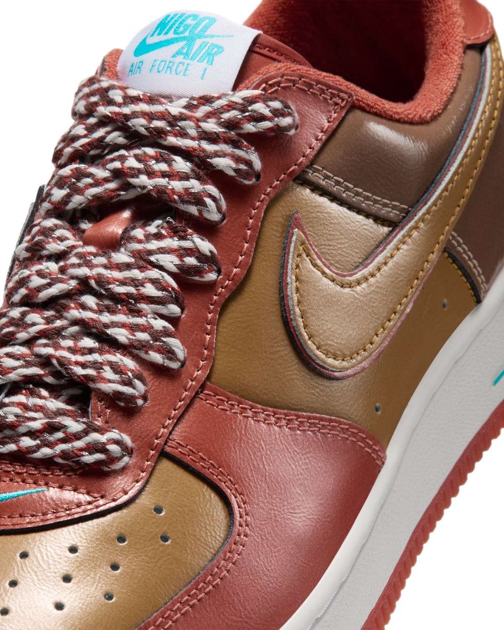 Nike、Nigo、j-hope三方超強聯名真的來了！松鼠刺繡Air Force 1阿米們看了都會心一笑！-11
