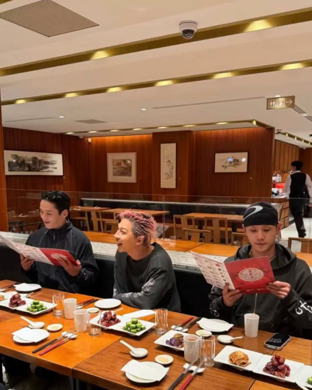 BIGBANG演唱會來台同款美食盤點！「東陽寶」太陽最愛阿Ken家鳳梨酥、GD又衝金豬食堂吃烤肉！-8