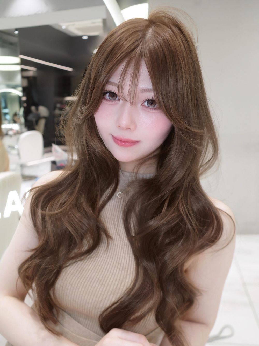 日本女孩都在染的秋冬髮色清單！暖暖巧克力、勃根地紅調出6款色系，奶霜棕溫柔耐看、薰衣草酒紅太心動！-5