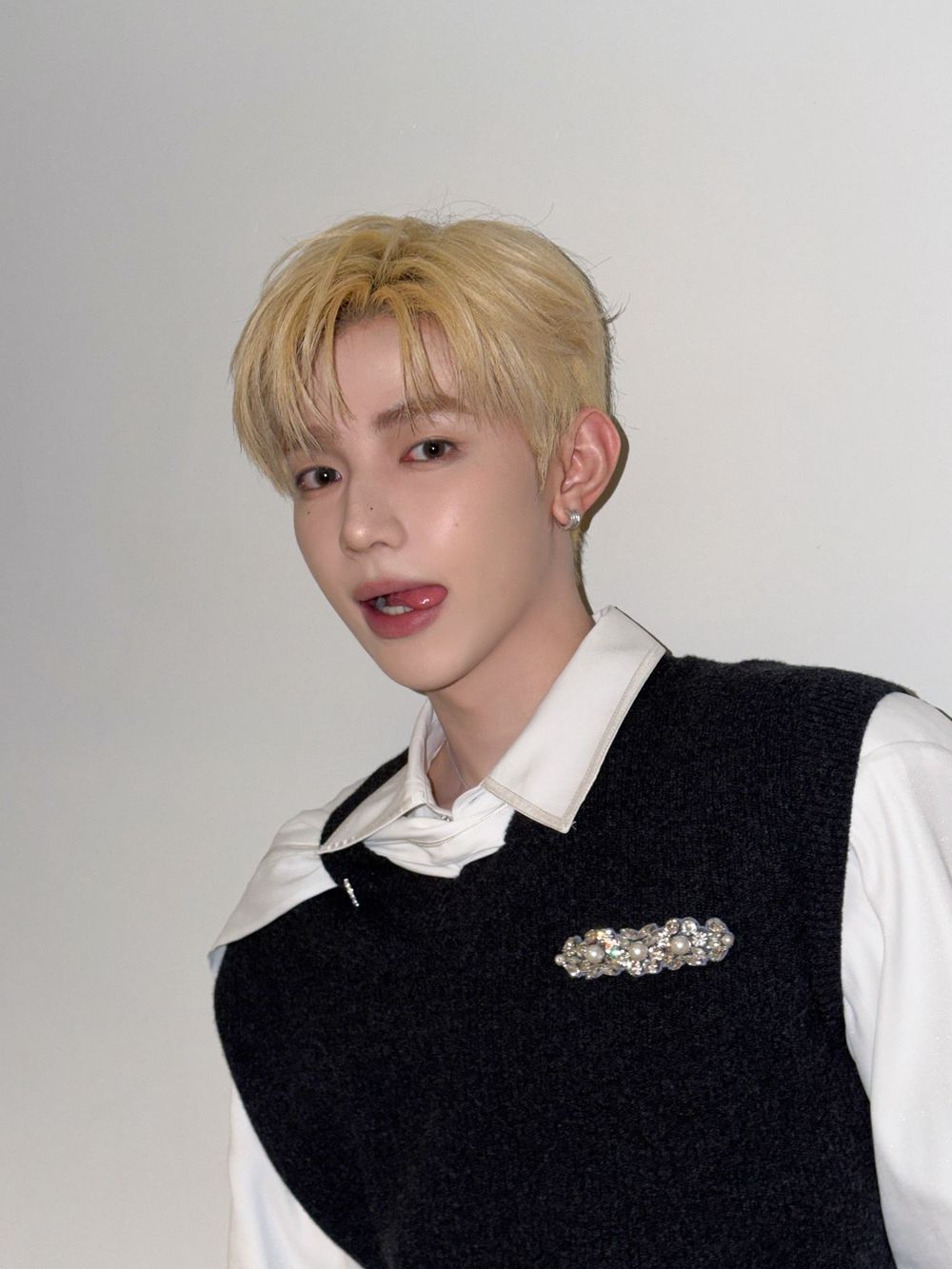 顏值智商全在線！10位藏不住「學霸魅力」的KPOP高材生，BTS腦性男RM智商148、男女混聲團體成員「哥大畢業」！-14