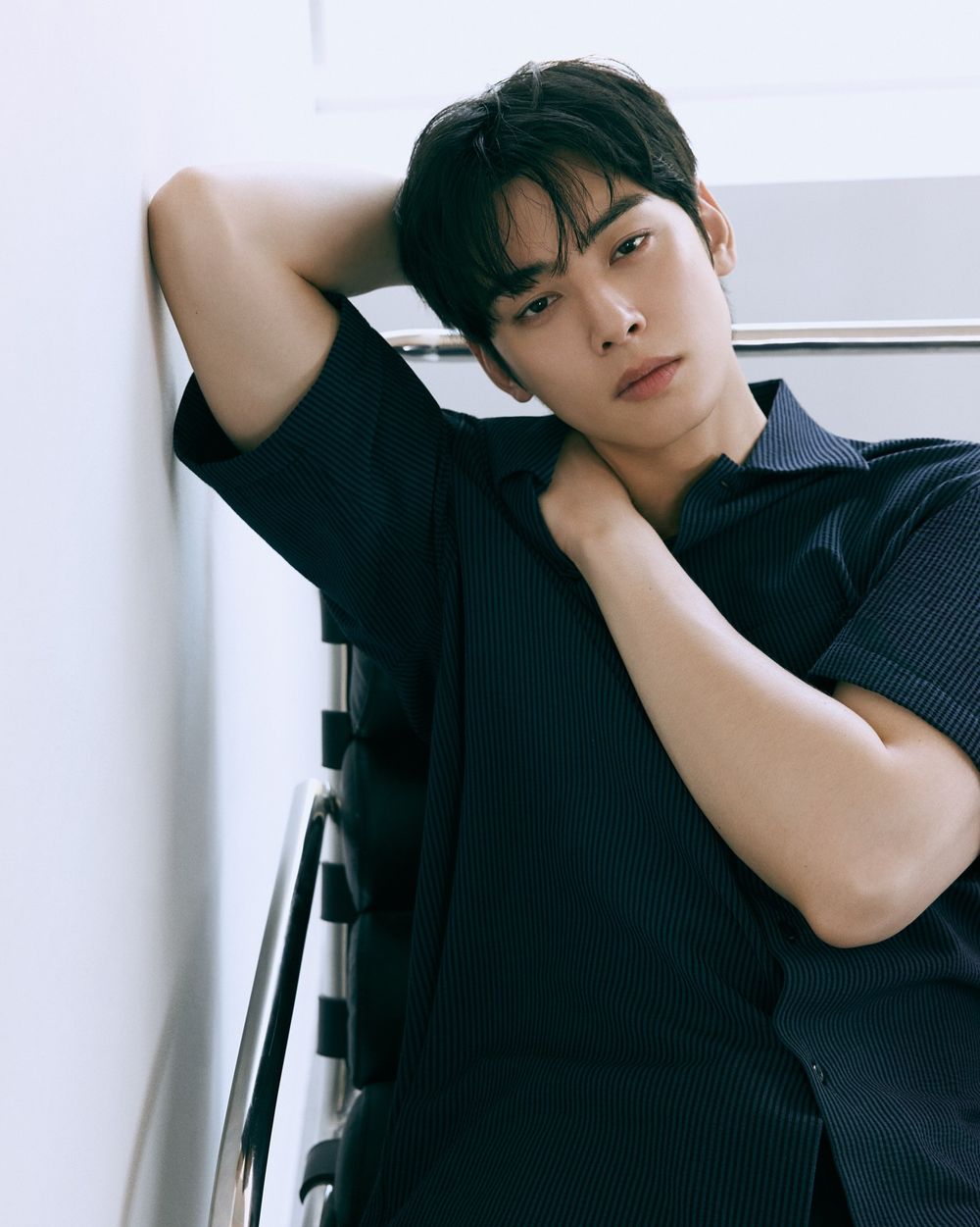 顏值智商全在線！10位藏不住「學霸魅力」的KPOP高材生，BTS腦性男RM智商148、男女混聲團體成員「哥大畢業」！-3
