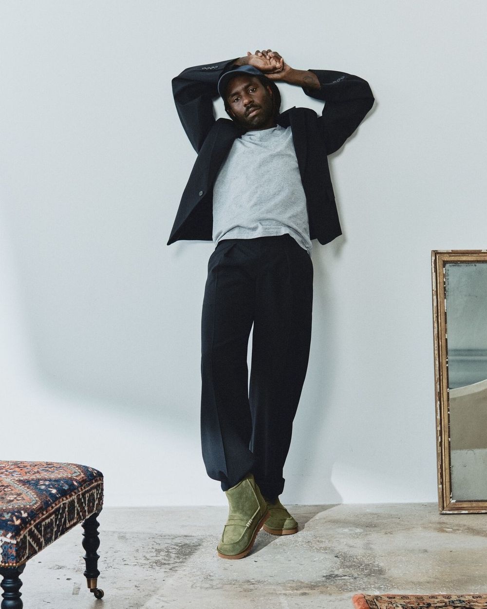 UGG夢幻聯手JW ANDERSON！高級感樂福鞋型、麂皮面料軟綿內裡，今年冬天就買這一雙！-5