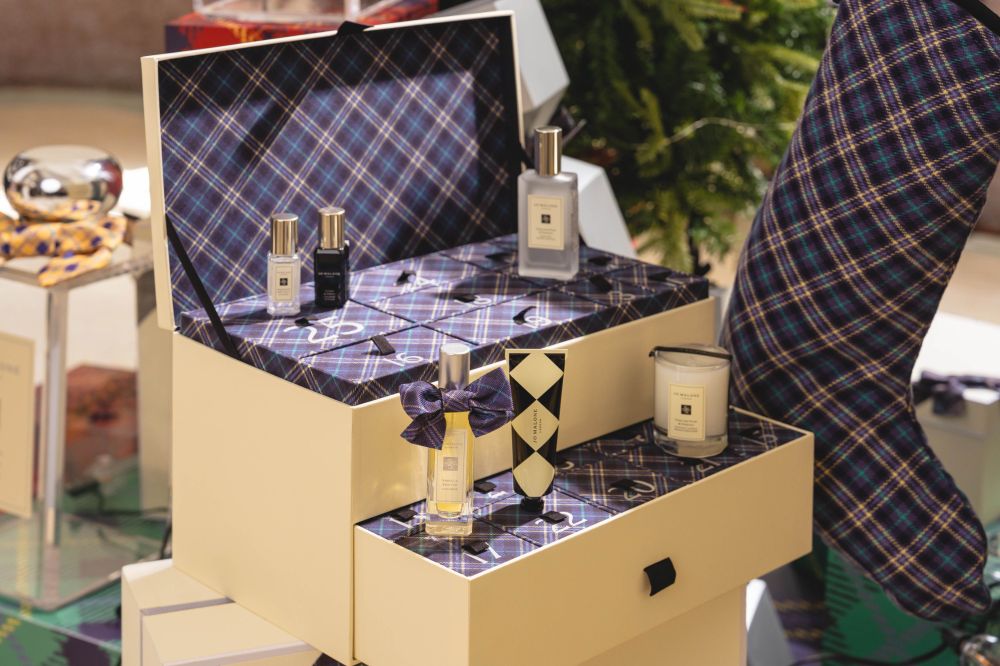 Jo Malone London把蘇格蘭古堡變聖誕禮物！香草威士忌新香登場，台灣獨家格紋倒數月曆竟藏30ml正貨新香！-14