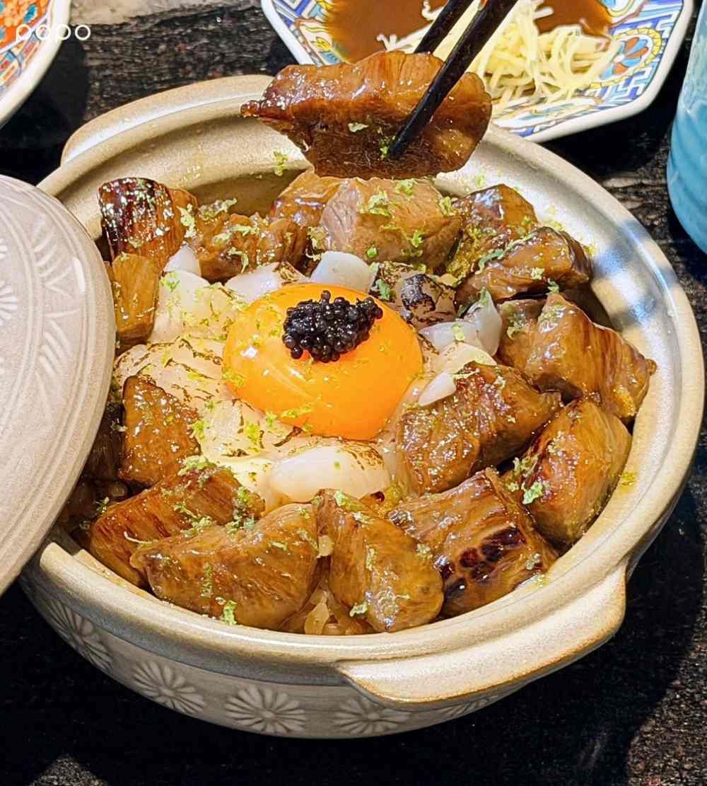 壽喜燒也吃得到台南溫體牛！橋山壽喜燒「特選溫體牛+A5和牛」太欠吃、還有「口水和牛舌」要點！-5