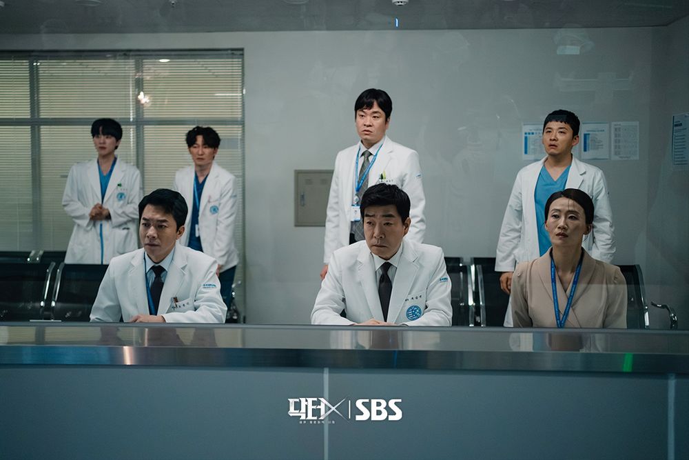 韓劇女王再發威！金智媛《Doctor X》最新集數20.8%收視強勢狂飆，新對手張勝祖加入，網友敲碗好想看下一集！-11