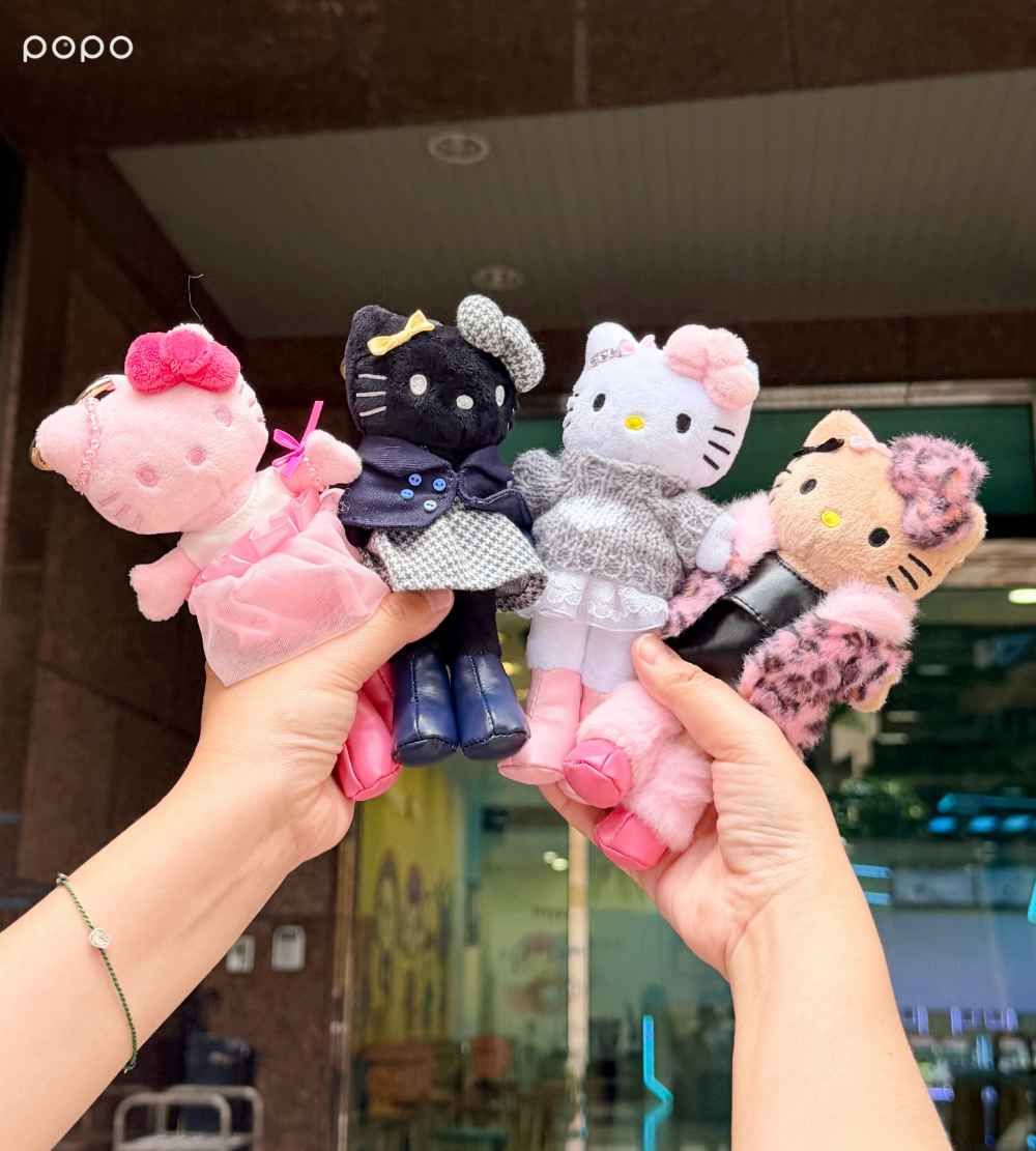 辣妹長腿Hello Kitty在7-11！超可愛「粉色豹紋外套Kitty吊飾、立體凱蒂貓馬克杯」全都要買！-2
