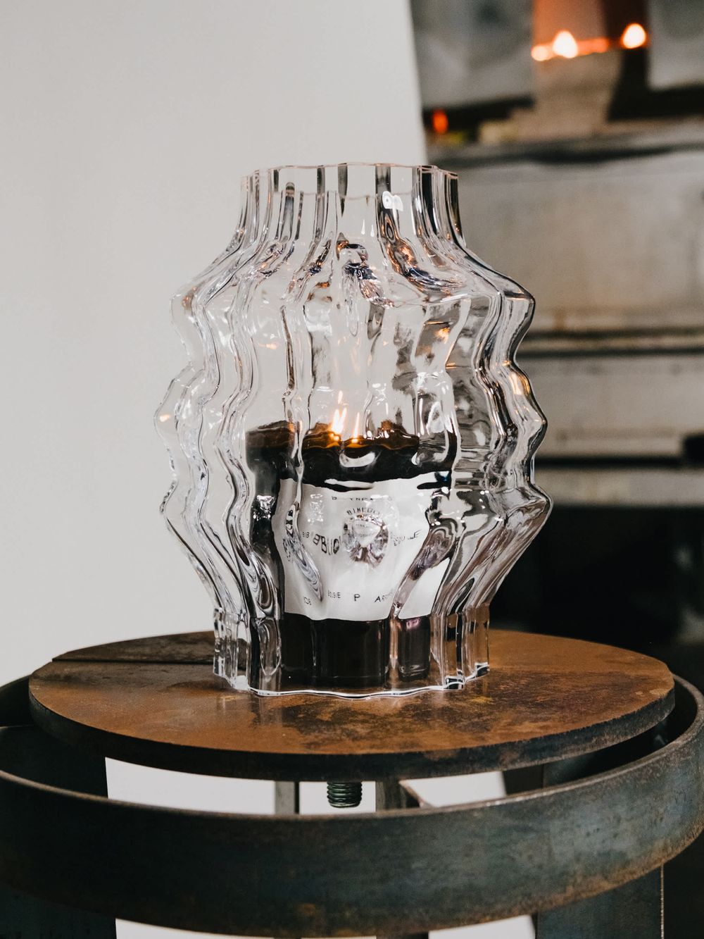質感香民不能錯過！BYREDO聯名芬蘭百年工藝IITTALA，「北歐之光限量系列」把香氣與光凝結在絕美玻璃燭罩、擴香瓶！-3