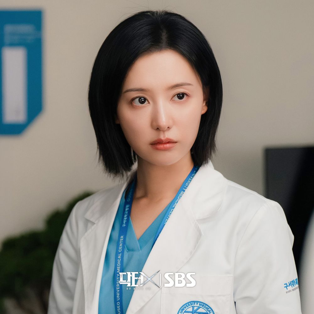 《Doctor X》金智媛根本反差萌吃貨！一次喝兩瓶「香蕉牛奶」、手術後狂吃「牛肉泡麵」台灣都買得到！-6