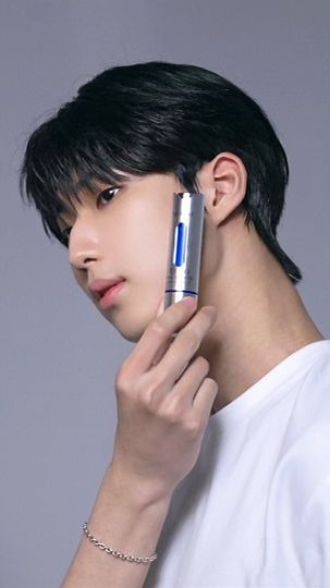 接棒宋慧喬、《原子少年》金雲解鎖未來美品牌大使！全新「NAD+膠原精華」登場，一抹像開外掛，快速對抗疲態初老感！-4