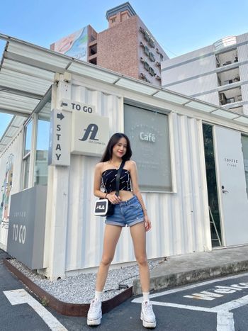 台南咖啡廳｜ARA Coffee Co白色貨櫃屋
