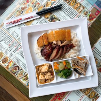 台北美食｜超脆皮燒臘｜琳瑯滿目的平價港式料理