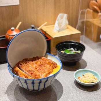 ꒰ 台北美食 ꒱ 新開幕人氣豬排蓋飯
