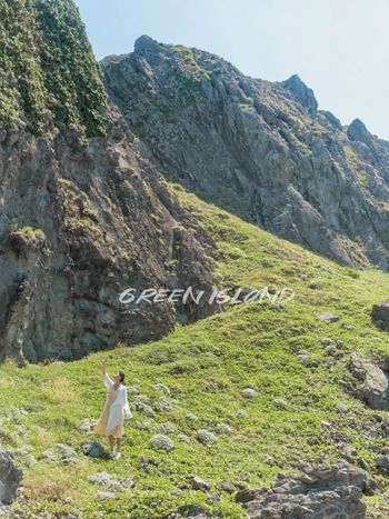 清澈藍到見底的海在哪，一起來去綠島公館鼻