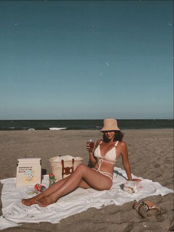Beach vibes only 🌴🍿🥥🍹