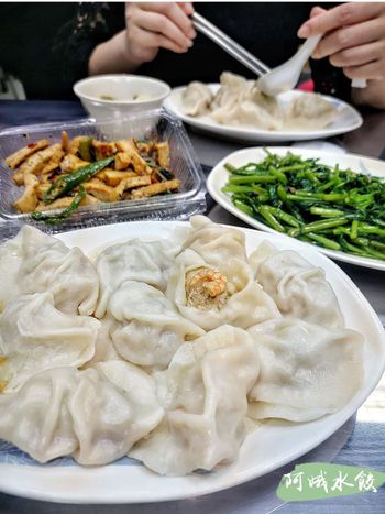 台北美食｜人氣爆棚的噴汁水餃 每顆都有完整蝦仁
