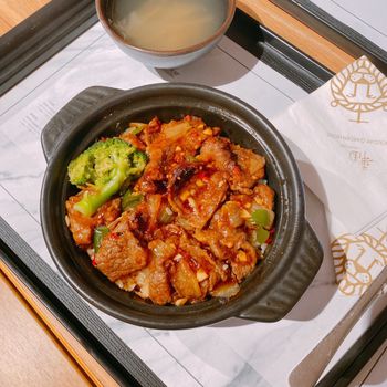 獅寶港式煲仔飯