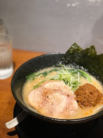 九點還要排隊的超好吃拉麵🍜｜隱家拉麵