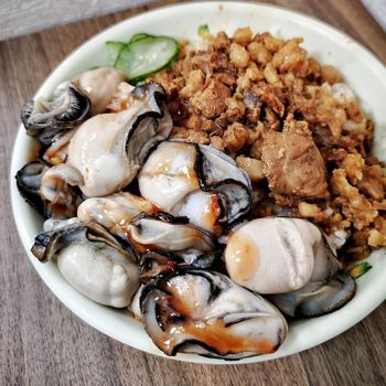 澎湖美食｜肥美鮮蚵滷肉飯 兩個願望一次滿足