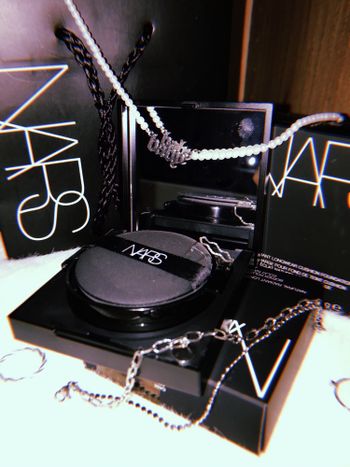 NARS 保濕氣墊小方盒｜跑趴補妝聖品 全館9折送小樣✨