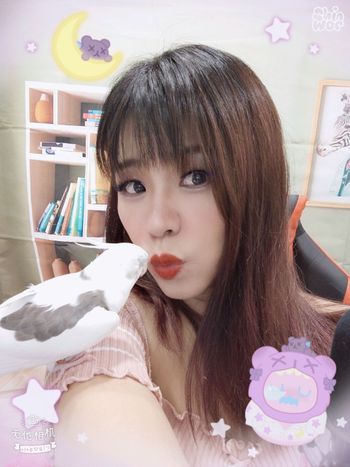 一起開播的小五🥰
