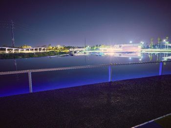 在水一方