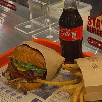 🍔🍟🤍